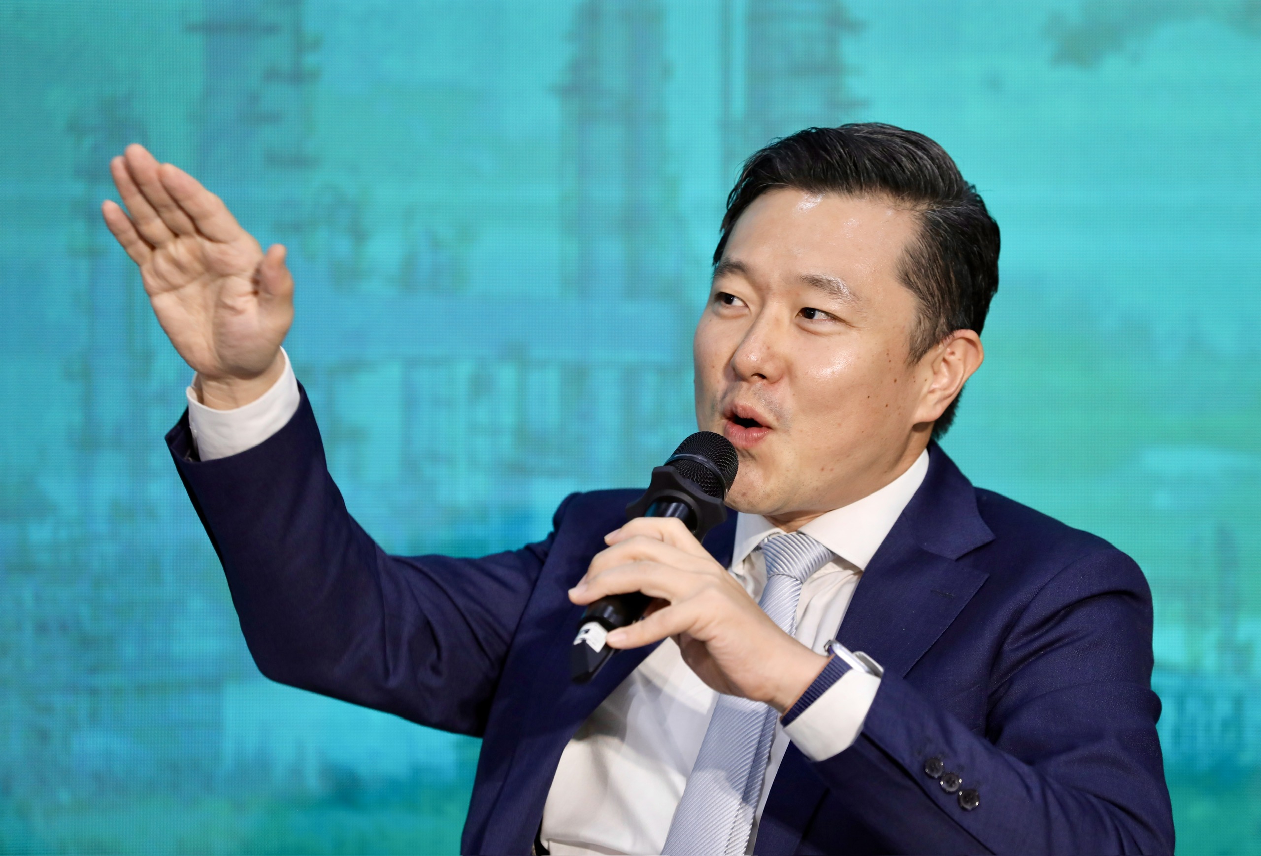 &Ocirc;ng Juhern Kim, Trưởng Đại diện Quốc gia của GGGI tại Việt Nam (Viện Tăng trưởng xanh to&agrave;n cầu) chia sẻ tại diễn đ&agrave;n.