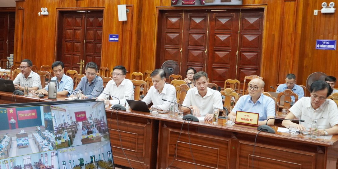 Đại diện các nhà đầu tư tham dự buổi làm việc