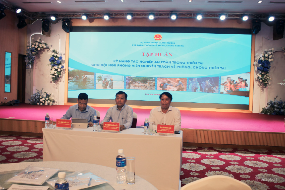 C&aacute;c chủ toạ buổi tập huấn. Ảnh: Chu Kh&ocirc;i.