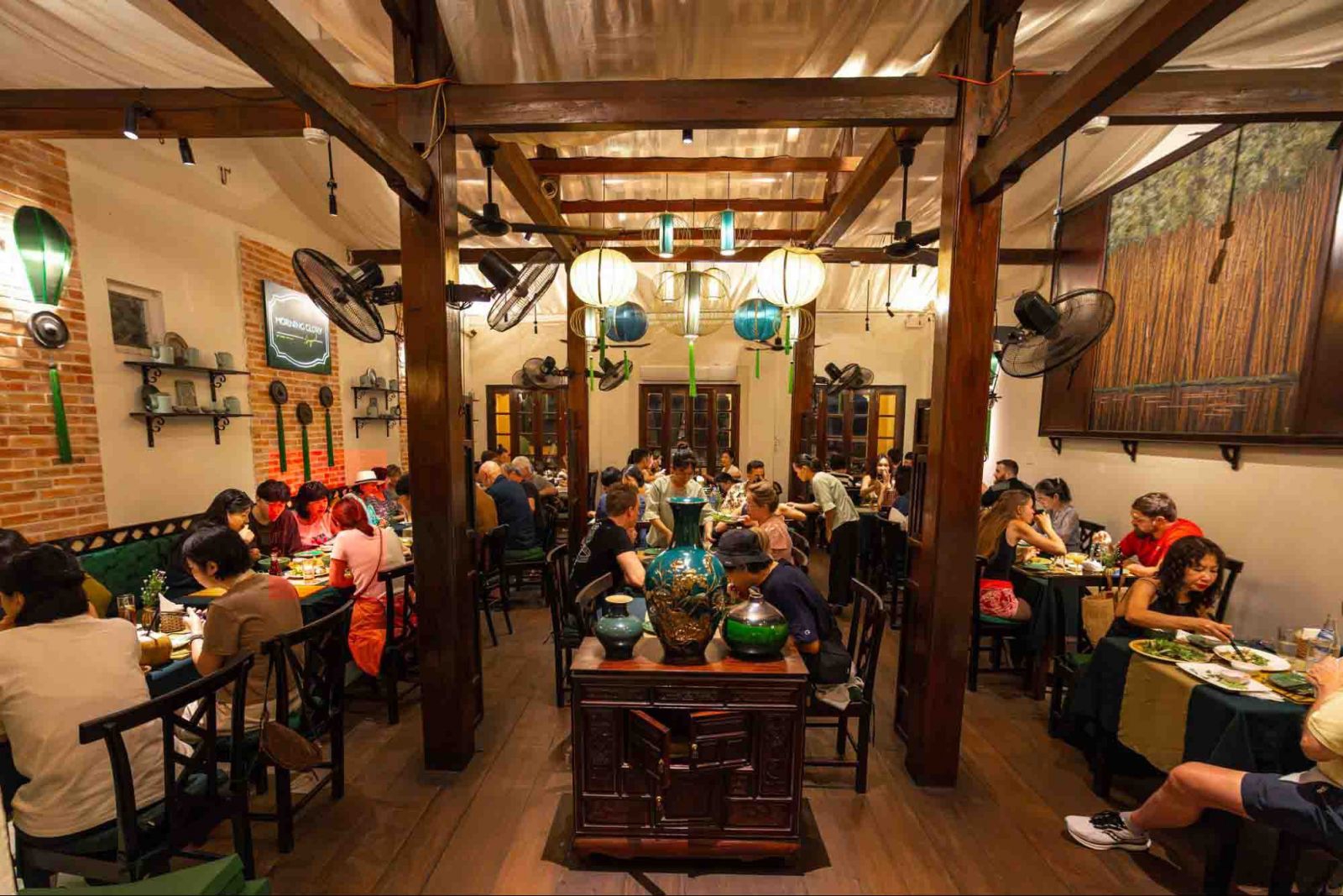 Nh&agrave; h&agrave;ng&nbsp;La Ganh 2.0 tại Thượng Hải.