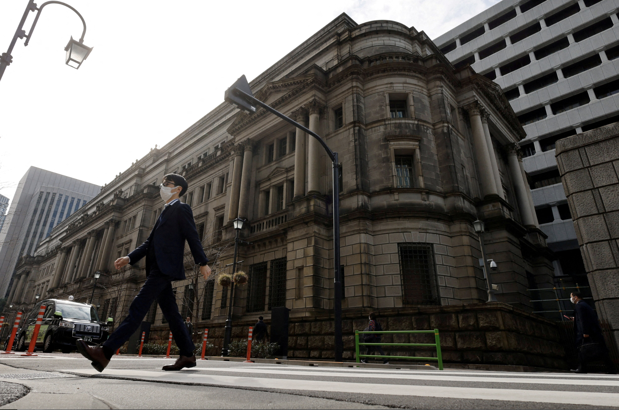 Trụ sở Ngân hàng Trung ương Nhật Bản (BOJ) ở Tokyo - Ảnh: Reuters.