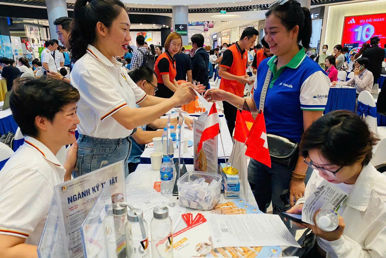Bộ Y tế đề xuất thực hiện nhiều giải pháp để nâng cao chất lượng dân số, đảm bảo nguồn nhân lực cho phát triển. Ảnh: Nhật Dương.