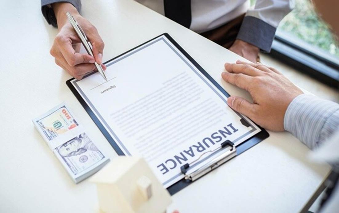 Phạt tiền từ 400 - 500 triệu đồng đối với vi phạm về gắn việc bán sản phẩm bảo hiểm không bắt buộc trong cung ứng sản phẩm, dịch vụ ngân hàng