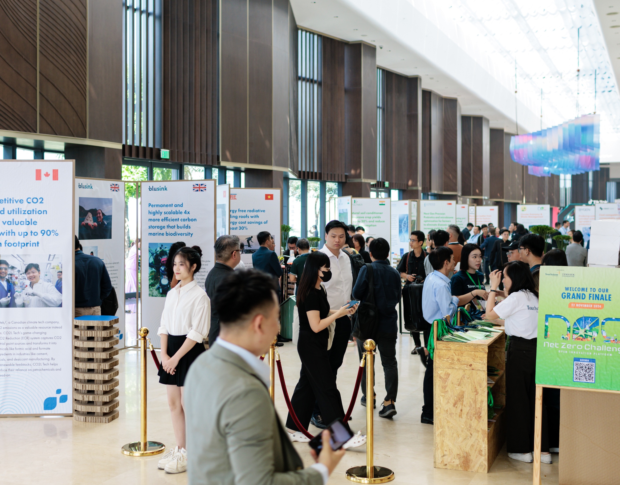 Các startup cùng trao đổi với các nhà đầu tư tại Chung kết cuộc thi Net Zero Challenge 2024 - Ảnh minh họa.