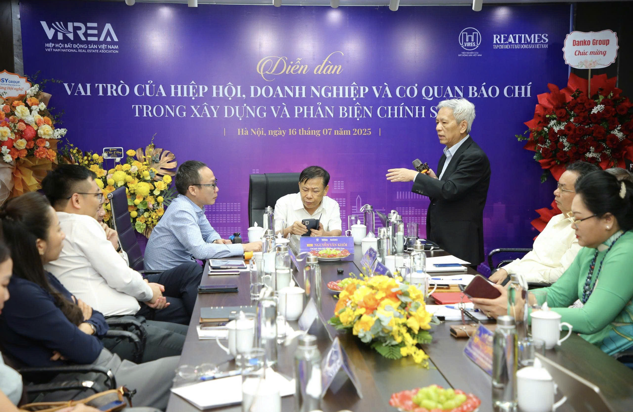 To&agrave;n cảnh Diễn đ&agrave;n.