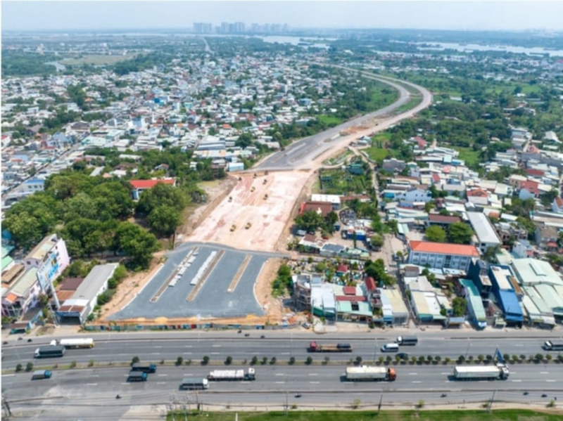 Nhiều dự án tại Đồng Nai chậm tiến độ là nguyên nhân khiến giải ngân vốn đầu tư công của tỉnh này còn thấp so kế hoạch. Trong ảnh: Dự án đường trục trung tâm TP. Biên Hòa, một trong số các dự án chậm tiến độ