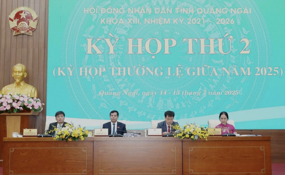 Chủ tọa Kỳ họp thứ 2, Hội đồng nhân dân tỉnh Quảng Ngãi họp ngày 14-15/7/2025.