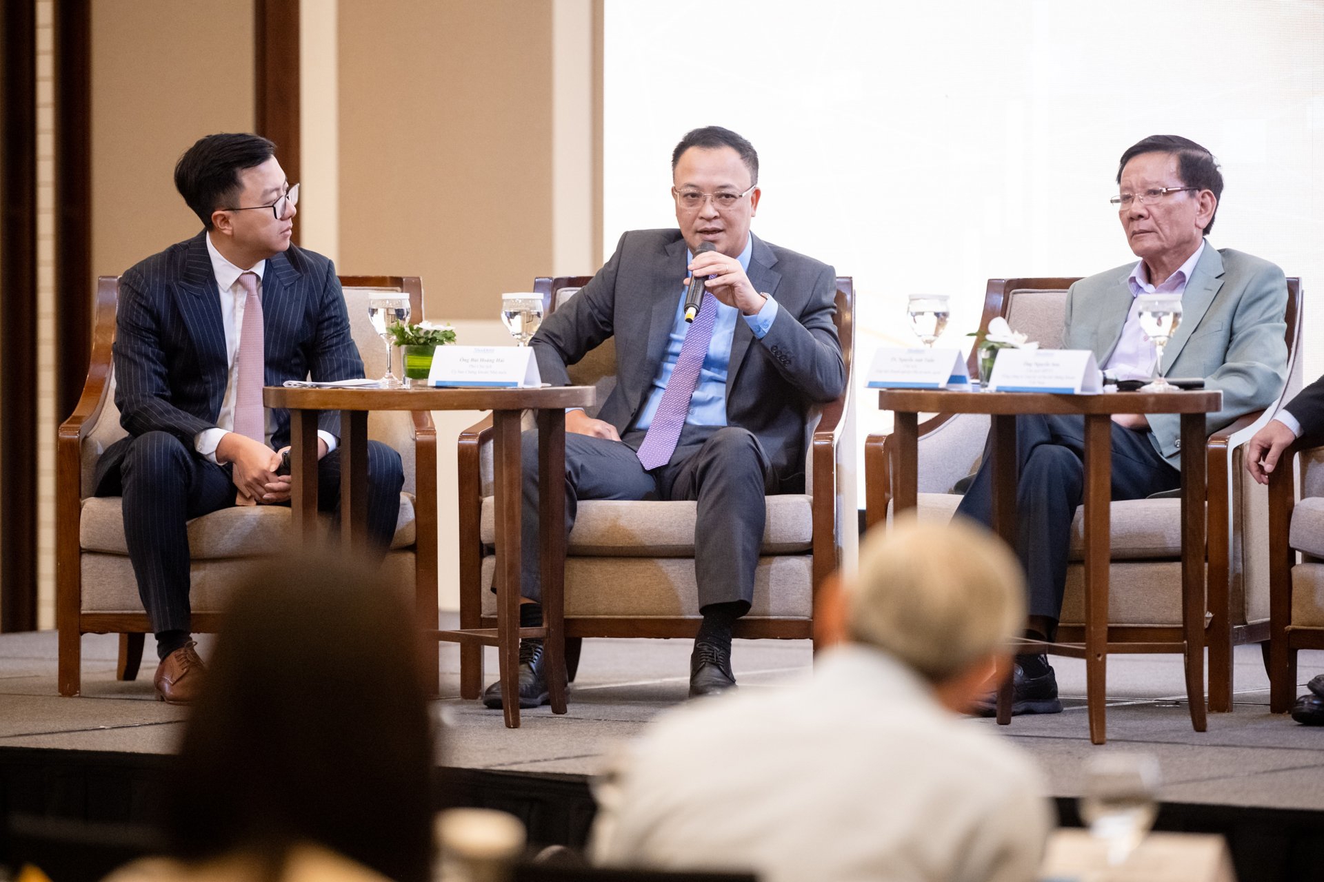 &Ocirc;ng B&ugrave;i Ho&agrave;ng Hải, Ph&oacute; Chủ tịch UBCKNN chia sẻ tại hội thảo. Ảnh: Tạp ch&iacute; Nh&agrave; đầu tư.