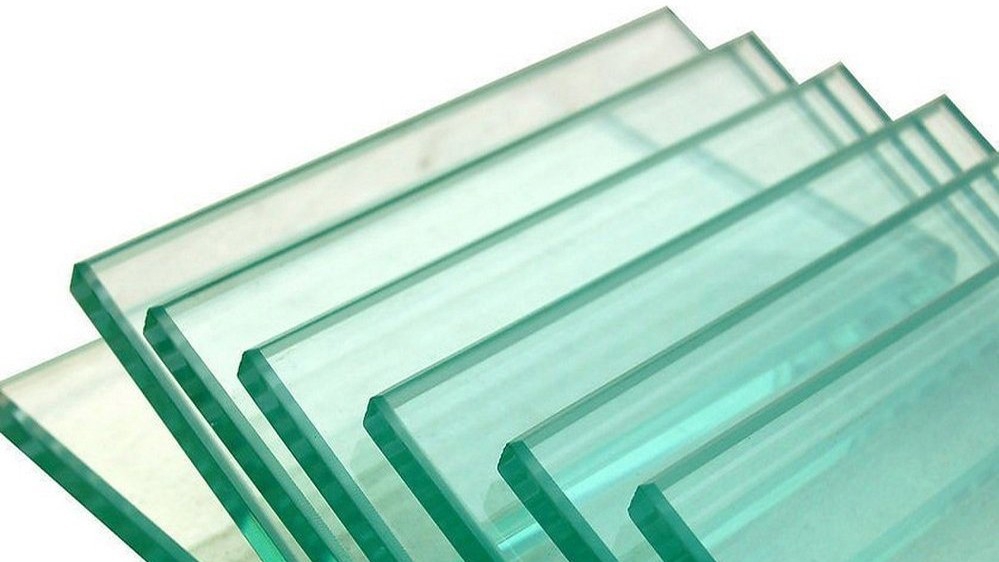 Ngành sản xuất trong nước đã cáo buộc các sản phẩm kính nổi không màu có xuất xứ từ Cộng hòa Indonesia và Malaysia đã và đang bán phá giá vào thị trường Việt Nam.