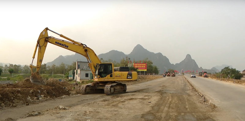 Tình trạng thiếu nguồn cung các loại vật liệu như đất, đá san lấp, cát xây dựng gây ảnh hưởng lớn đến tiến độ và hiệu quả triển khai các dự án đầu tư công trên địa bàn