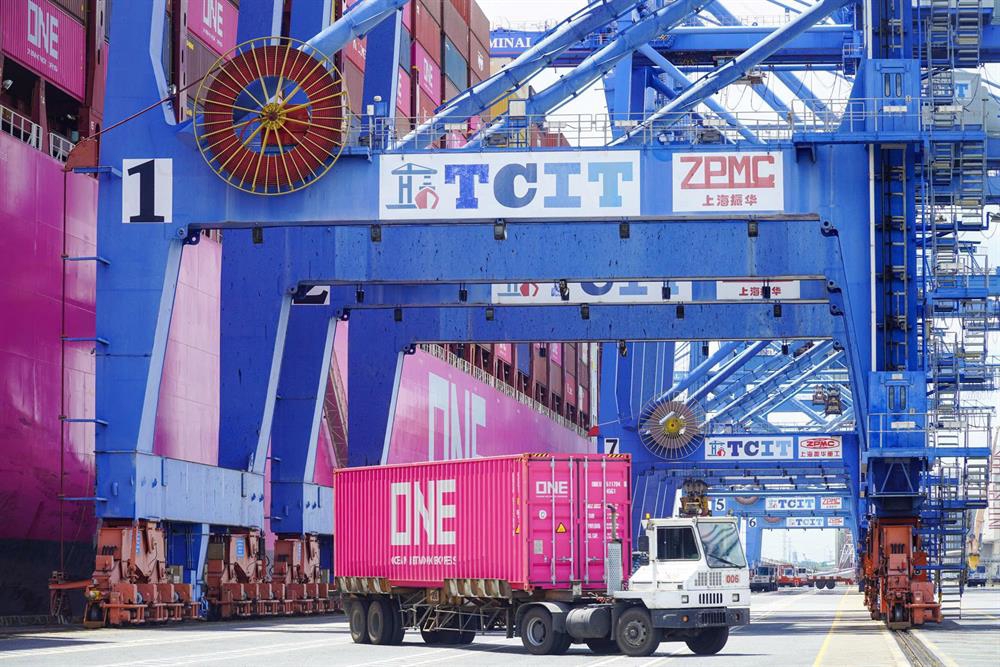 T&agrave;u One Fanstastic, tải trọng 171.899 DWT, sử dụng c&ocirc;ng ngh&ecirc;̣ hybrid cập cảng TCIT.