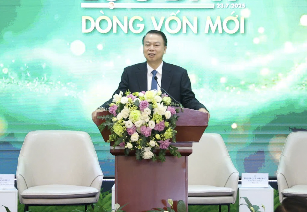 Thứ trưởng Bộ Tài chính Nguyễn Đức Chi phát biểu tại Tọa đàm. 