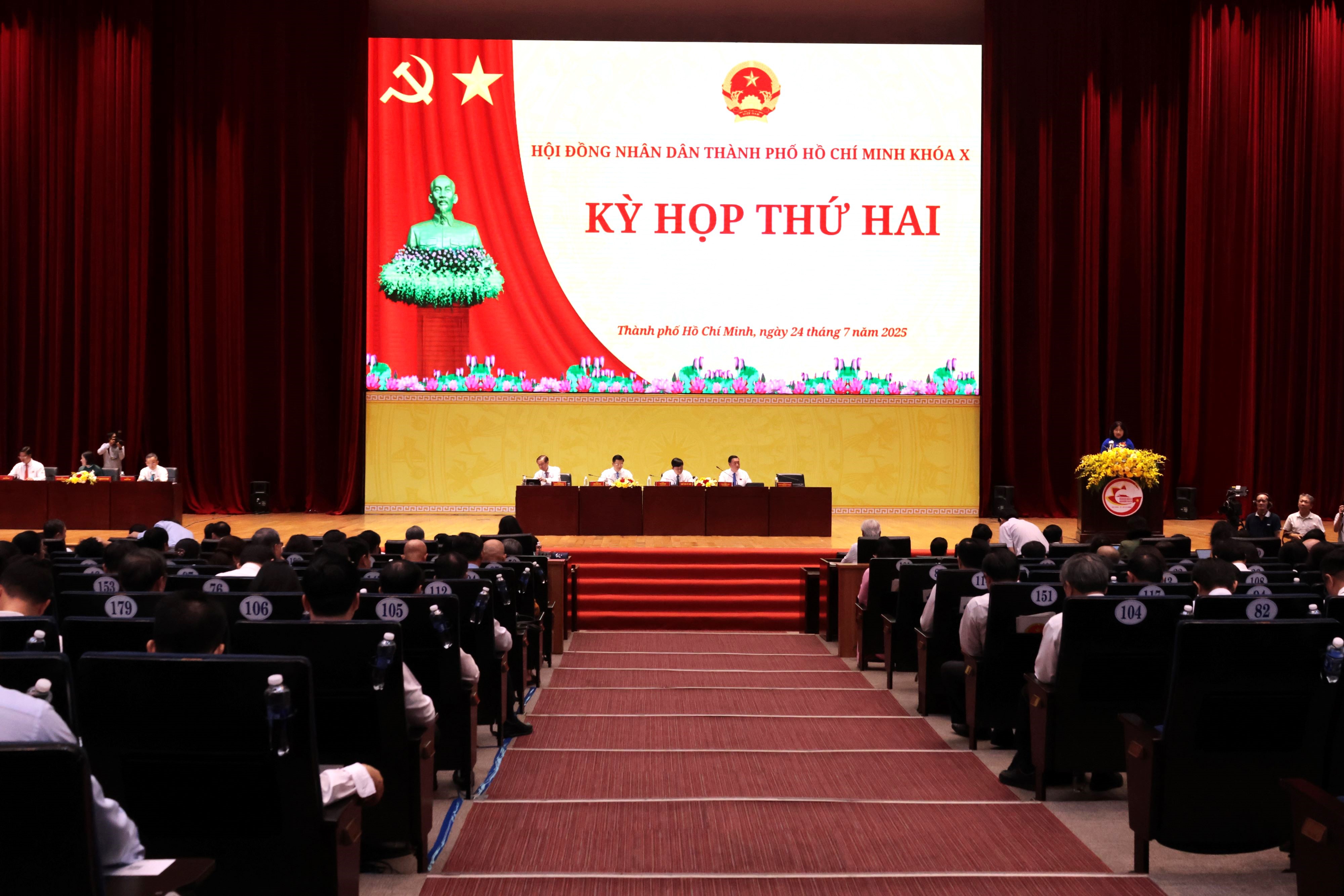 Toàn cảnh kỳ họp - Ảnh: Cổng thông tin điện tử TP.HCM.