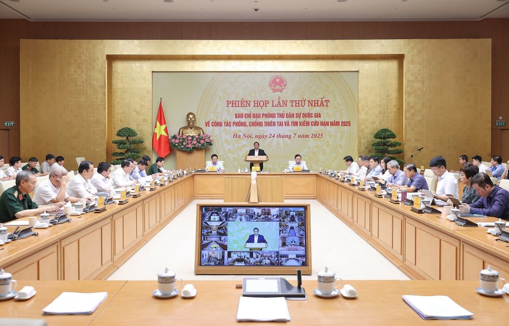 Thủ tướng chủ tr&igrave; Phi&ecirc;n họp tại điểm cầu ch&iacute;nh,Văn ph&ograve;ng Ch&iacute;nh phủ. Ảnh VPG.