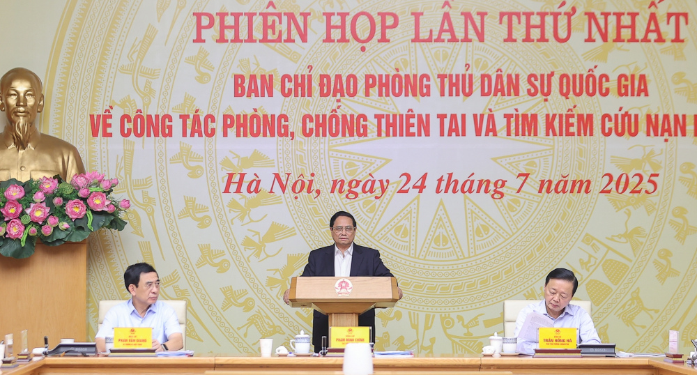 Thủ tướng Phạm Minh Chính: "Tuyệt đối không chủ quan, lơ là trước tình hình thiên tai". Ảnh: VPG.
