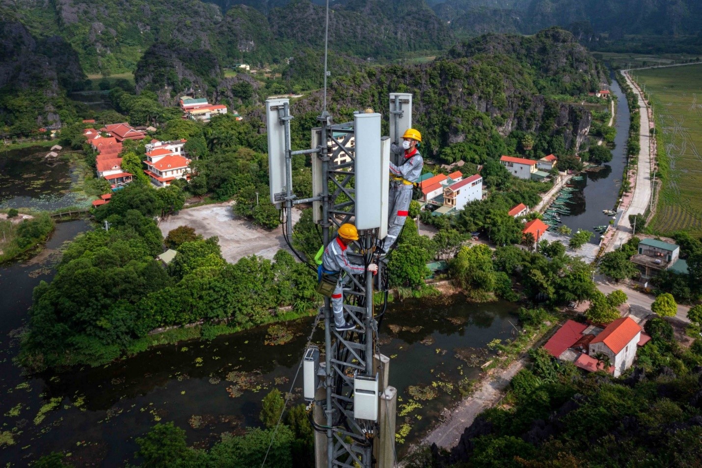 Năm 2025, các nhà mạng sẽ lắp đặt thêm ít nhất 55.000 trạm 5G.