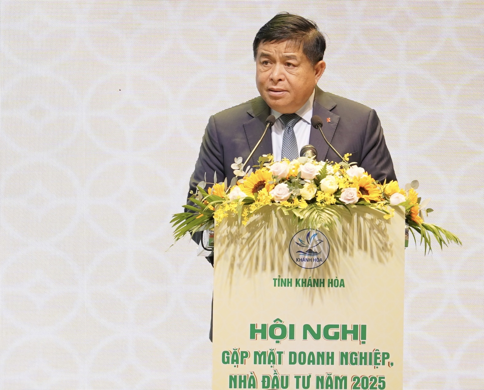 Ph&oacute; Thủ tướng Nguyễn Ch&iacute; Dũng ph&aacute;t biểu tại lễ k&yacute; kết