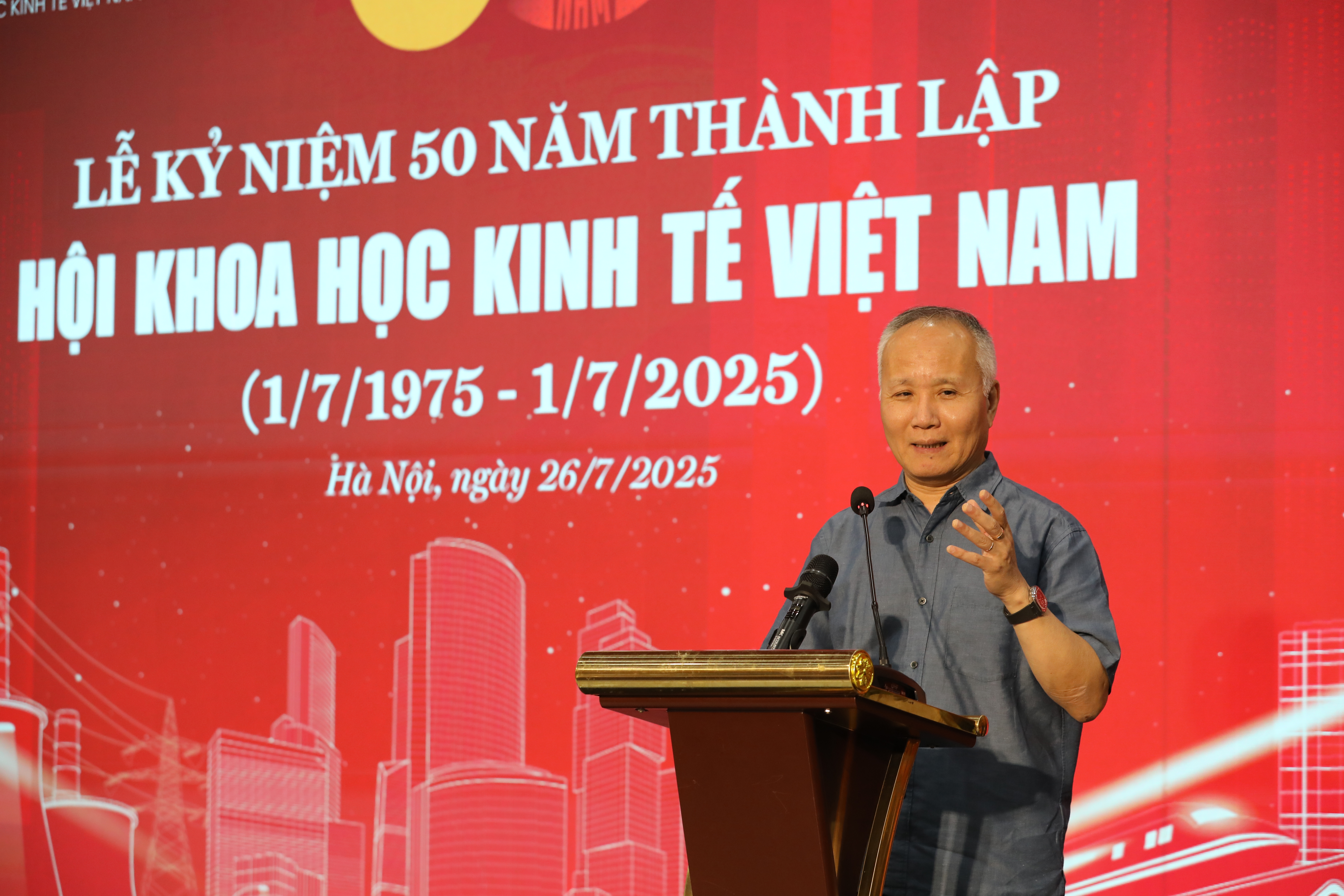 &Ocirc;ng Trần Quốc Kh&aacute;nh, nguy&ecirc;n Thứ trưởng Bộ C&ocirc;ng thương, th&agrave;nh vi&ecirc;n Hội đồng tư vấn ch&iacute;nh s&aacute;ch của Thủ tướng Ch&iacute;nh phủ, ph&aacute;t biểu tại buổi lễ.