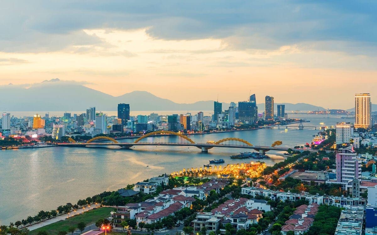 Bất động sản ven sông Hàn trở thành tài sản “vàng” với các nhà đầu tư.