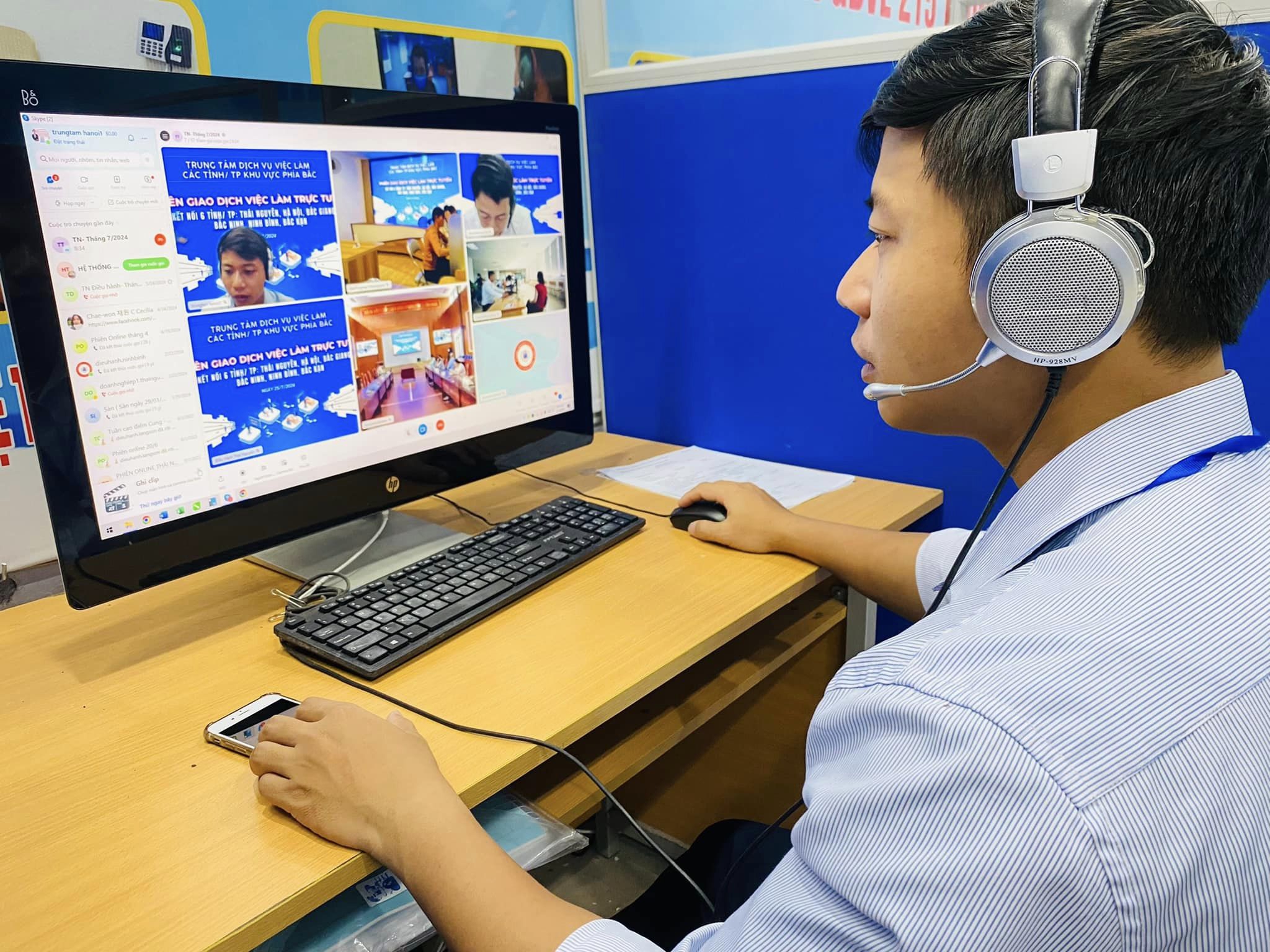 Kết nối, hỗ trợ lao động thất nghiệp t&igrave;m kiếm việc l&agrave;m. Ảnh: TH.