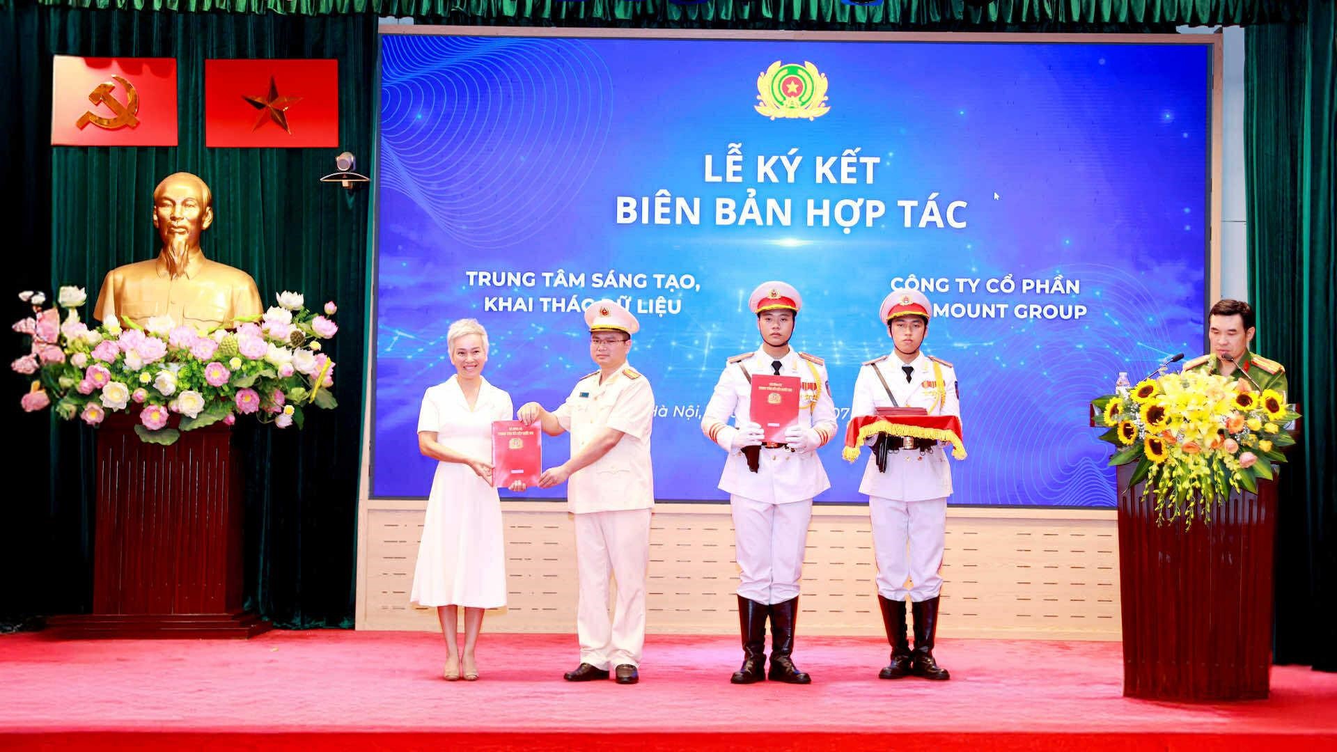 One Mount ký kết hợp tác chiến lược với Trung tâm Sáng tạo, khai thác dữ liệu về khoa học công nghệ, đổi mới sáng tạo.