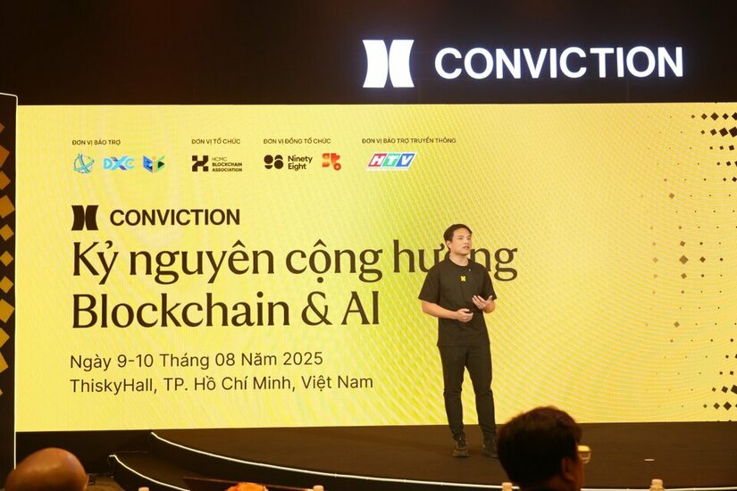 Ông Lê Thanh - Phó Chủ tịch Chi hội Blockchain TP.HCM phát biểu tại buổi ra mắt sự kiện. Ảnh: Chi hội Blockchain TP.HCM.