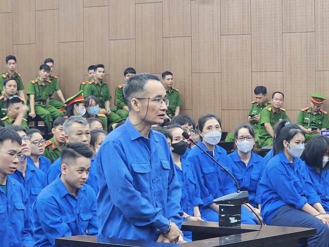 Các bị cáo tại tòa.