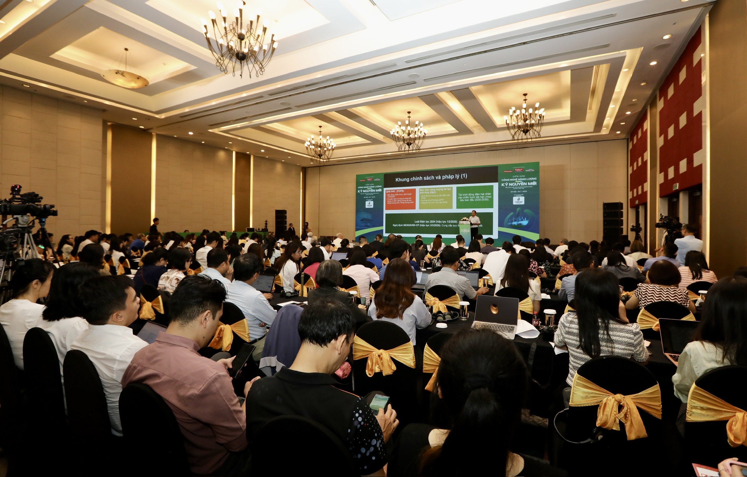 Quang cảnh Diễn đ&agrave;n C&ocirc;ng nghệ năng lượng trong kỷ nguy&ecirc;n mới. Ảnh: Tr&iacute; Phong.