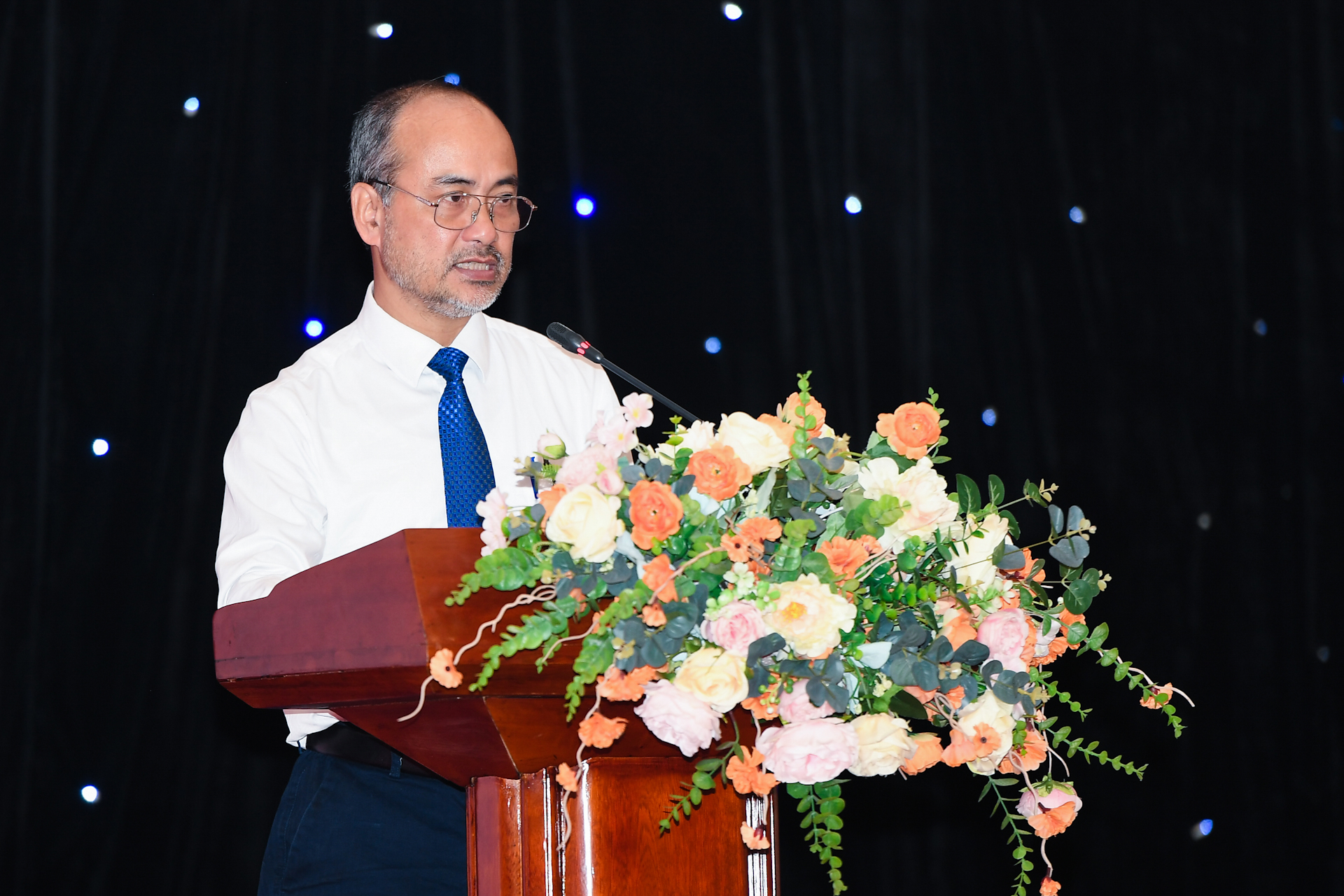 &Ocirc;ng Nguyễn Trung Ki&ecirc;n, Chủ nhiệm Ủy ban Nh&agrave; nước về người Việt Nam ở nước ngo&agrave;i, khẳng định&nbsp;khoa học sẽ kh&ocirc;ng bao giờ đến cuộc sống v&agrave; khoa học kh&ocirc;ng phải l&agrave; một phần của cuộc sống nếu kh&ocirc;ng c&oacute; nghi&ecirc;n cứu v&agrave; ph&aacute;t triển (R&D). Ảnh: Thạch Thảo.