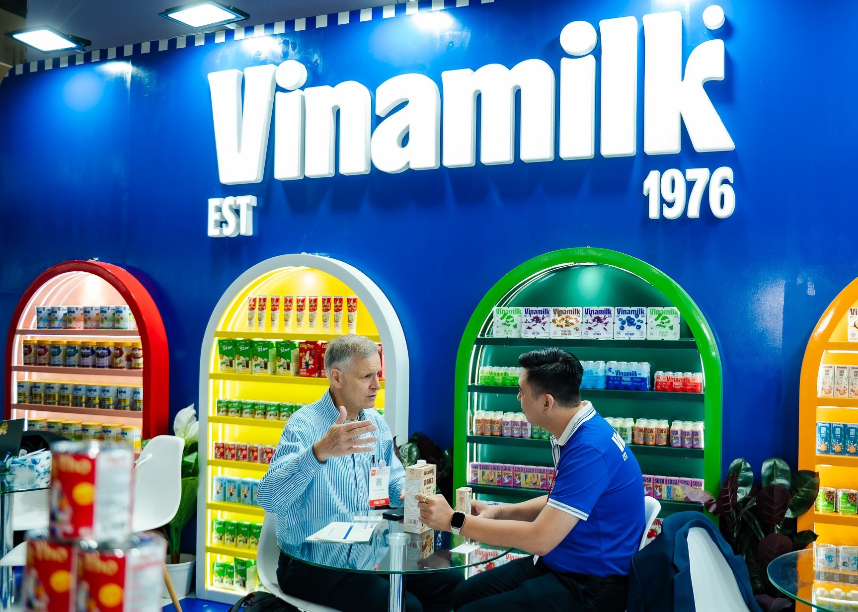 Vinamilk gặp gỡ, làm việc với nhiều đối tác đến từ các nước trong khu vực châu Á và Âu - Mỹ trong các hoạt động xúc tiến thương mại quốc tế. Ảnh: Vi Nam.