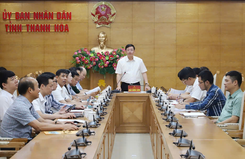 Phó Chủ tịch UBND tỉnh Mai Xuân Liêm phát biểu tại hội nghị