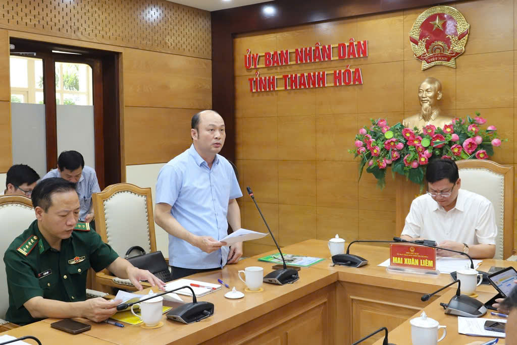 Gi&aacute;m đốc Sở N&ocirc;ng nghiệp v&agrave; M&ocirc;i trường ph&aacute;t biểu &yacute; kiến tại điểm cầu trung t&acirc;m