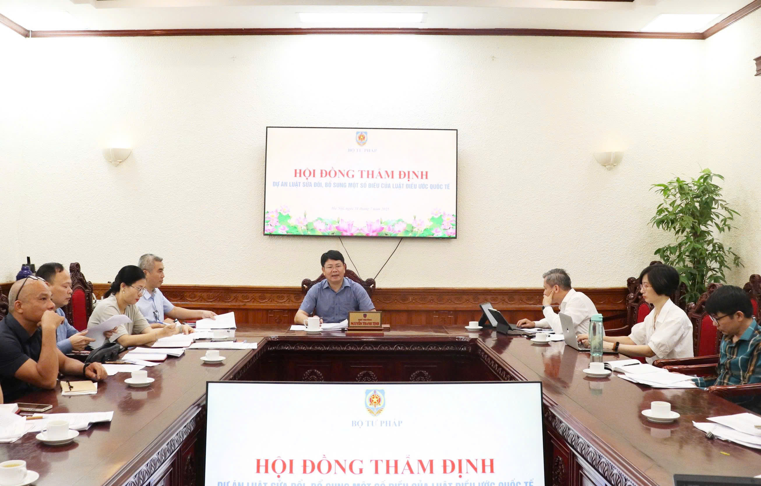 Quang cảnh phiên thẩm định. Ảnh: MOJ.