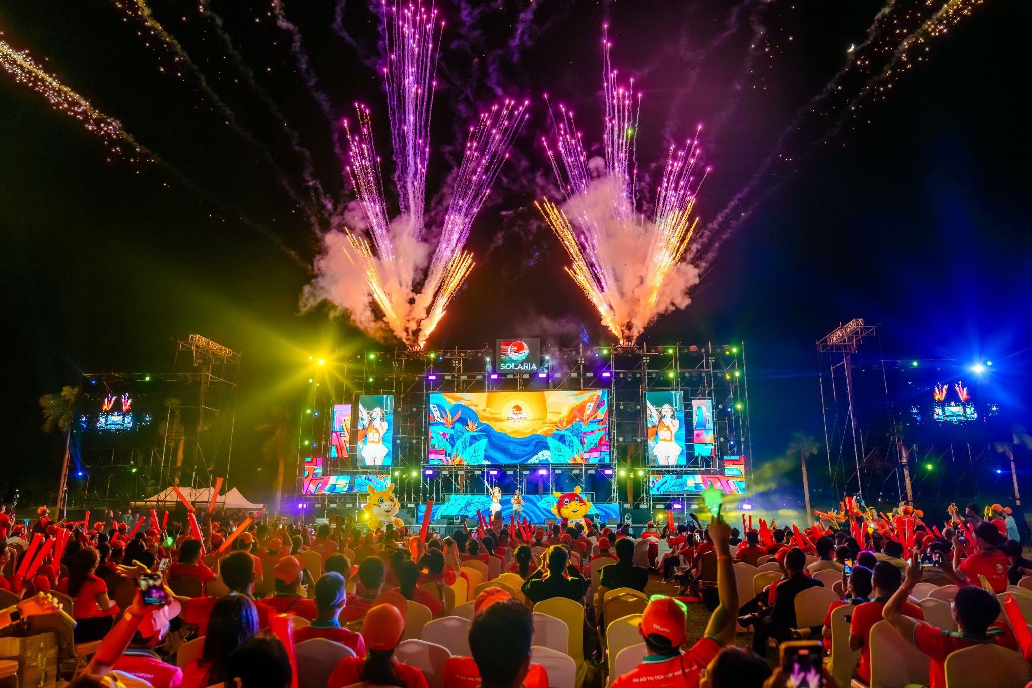 G&acirc;̀n 1.000 chuy&ecirc;n vi&ecirc;n kinh doanh bùng n&ocirc;̉ cùng sự ki&ecirc;̣n.