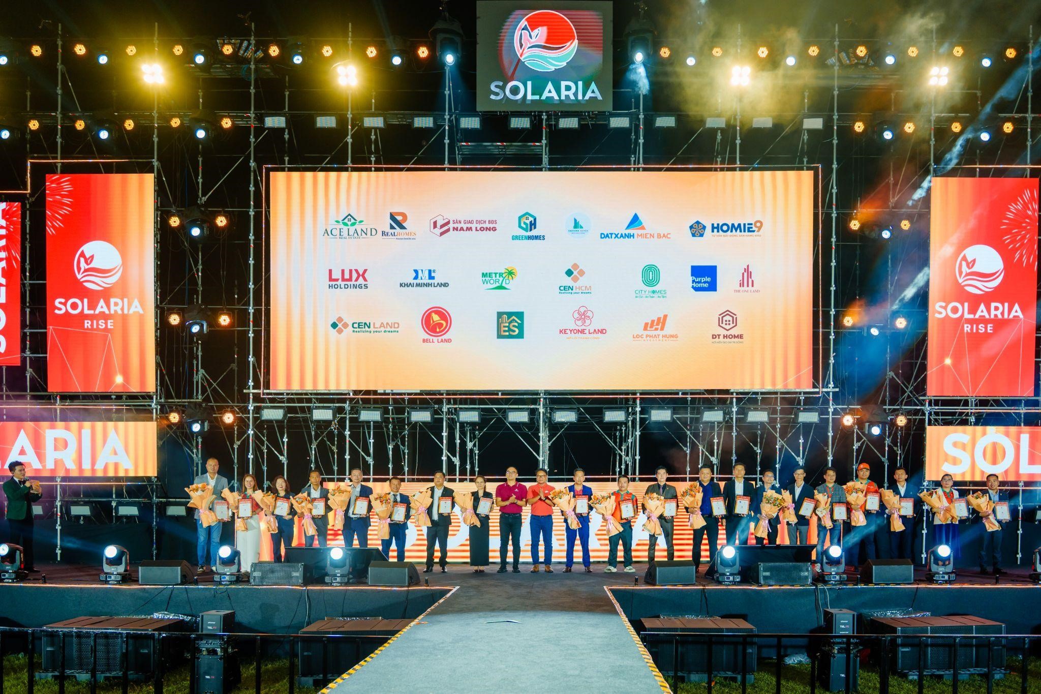 Nam Long c&ocirc;ng b&ocirc;́ 19 đại lý chi&ecirc;́n lược ph&acirc;n ph&ocirc;́i Solaria Rise.