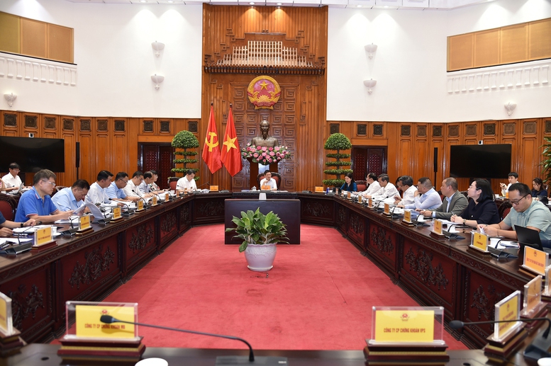 Phó Thủ tướng Chính phủ Hồ Đức Phớc họp với các bộ, ngành, hiệp hội, doanh nghiệp chứng khoán, bất động sản về dự án Luật Thuế thu nhập cá nhân (thay thế)