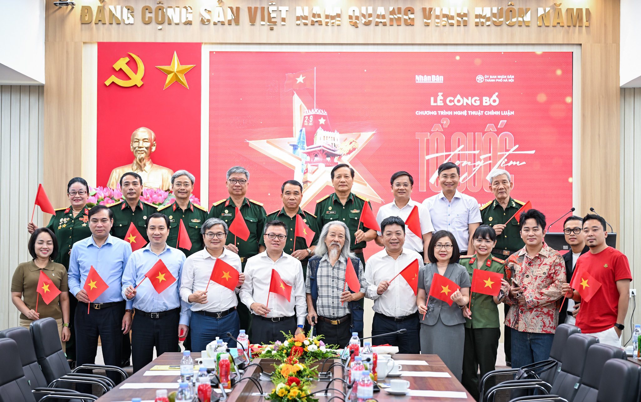 Các đại biểu tham dự họp báo công bố chương trình. Ảnh: Báo Nhân Dân