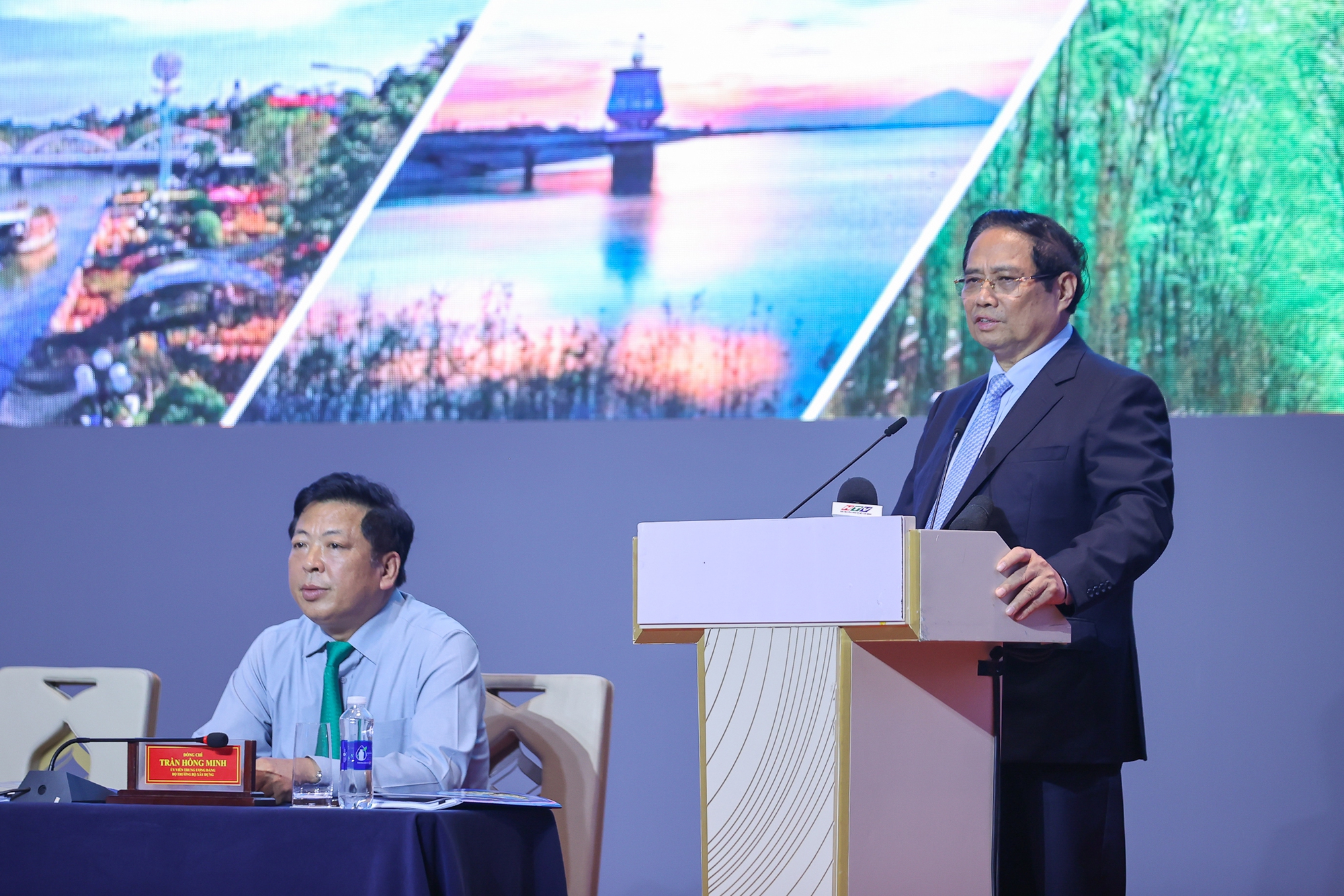 Thủ tướng yêu cầu TP.HCM tiếp tục rà soát, cụ thể hóa, triển khai Nghị quyết số 98/2023/QH15 - Ảnh: VGP.