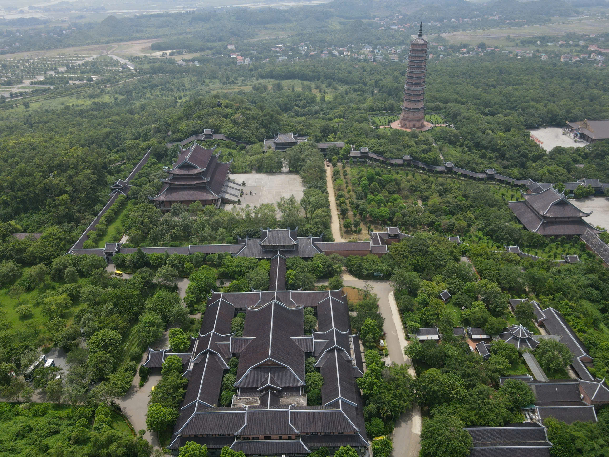 Dự &aacute;n th&agrave;nh phần x&acirc;y dựng cơ sở hạ tầng n&uacute;i ch&ugrave;a B&aacute;i Đ&iacute;nh