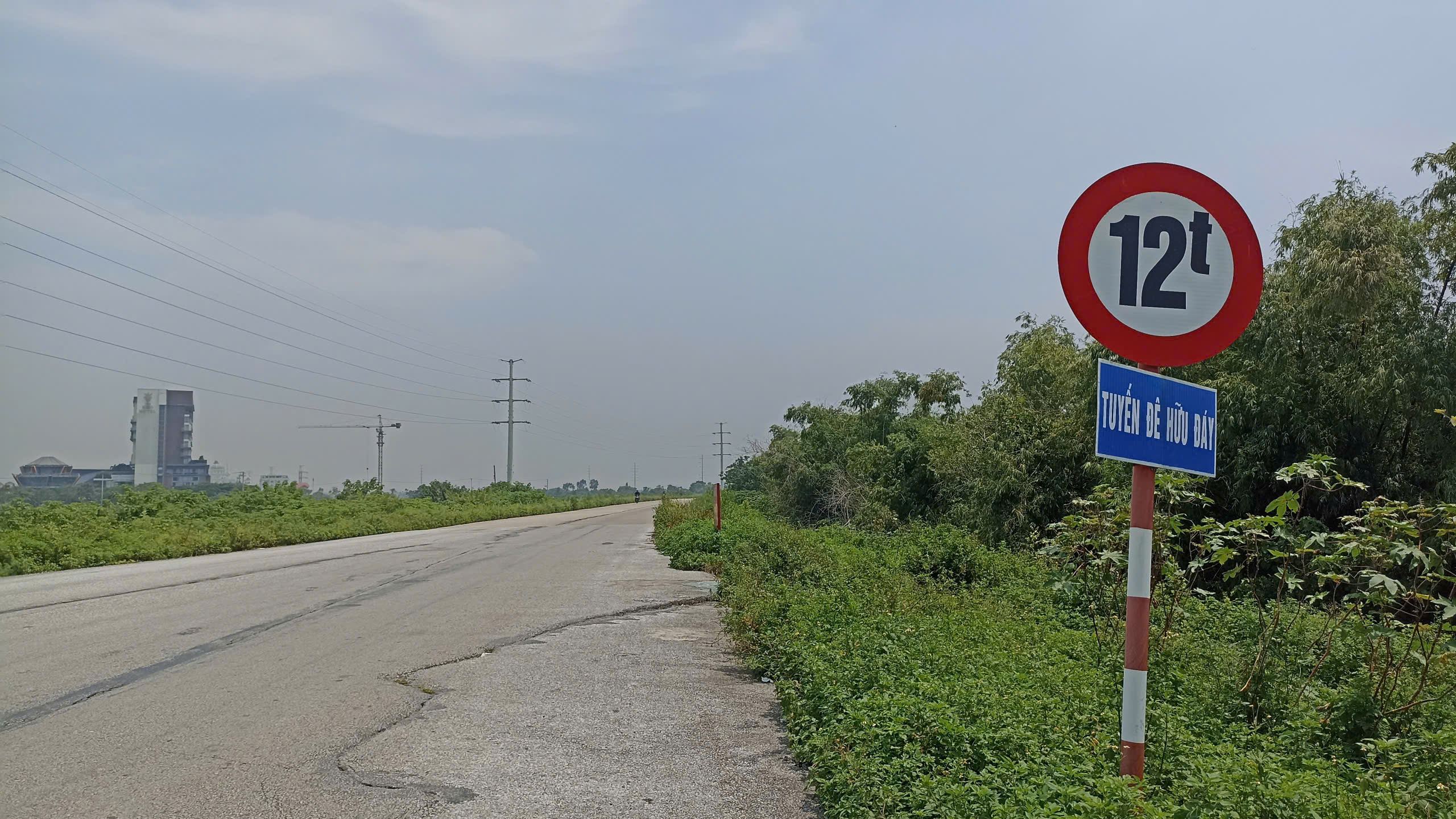 Dự &aacute;n cải tạo n&acirc;ng cấp đ&ecirc; Hữu s&ocirc;ng Đ&aacute;y đưa v&agrave;o sử dụng nhiều năm nay