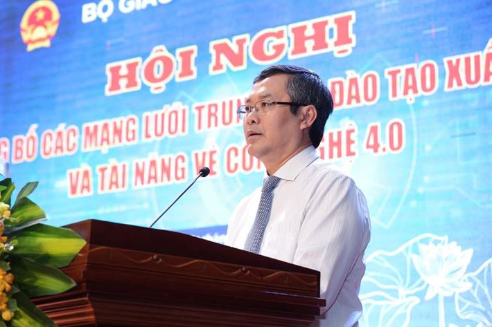 Thứ trưởng Bộ Giáo dục và Đà tạo Nguyễn Văn Phúc phát biểu khai mạc hội nghị. Ảnh: MOET.