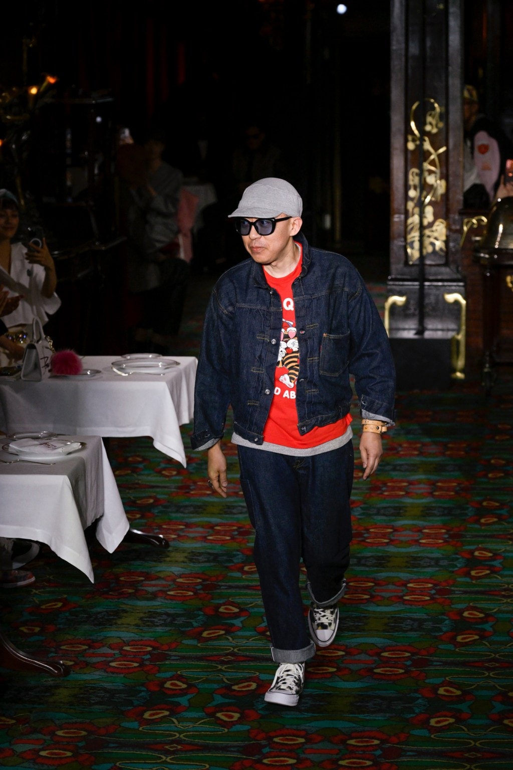 Gi&aacute;m đốc s&aacute;ng tạo Nigo.