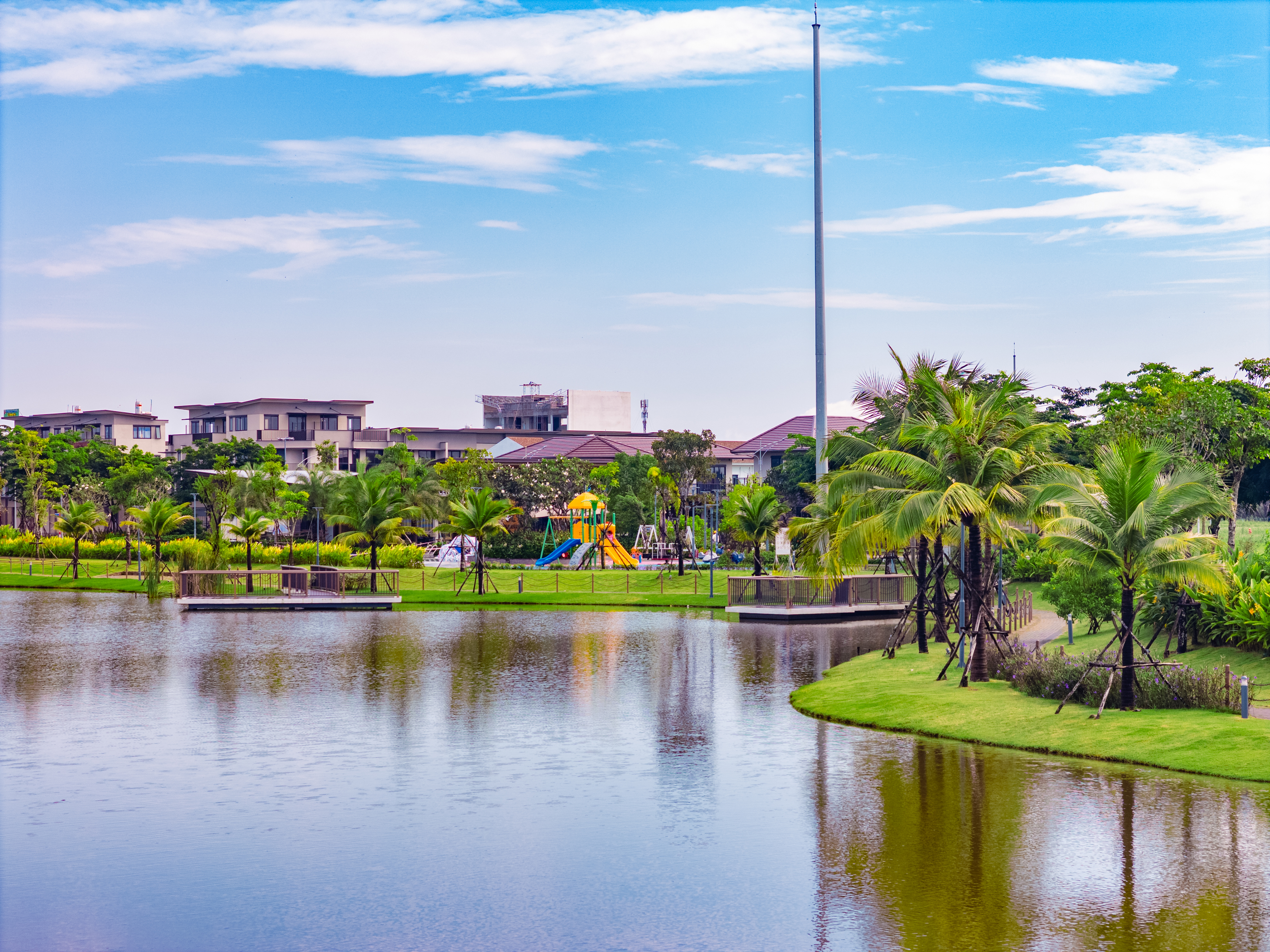 Tại Nam Long II Central Lake, 60% diện tích được dành cho cây xanh, mặt nước và tiện ích công cộng.