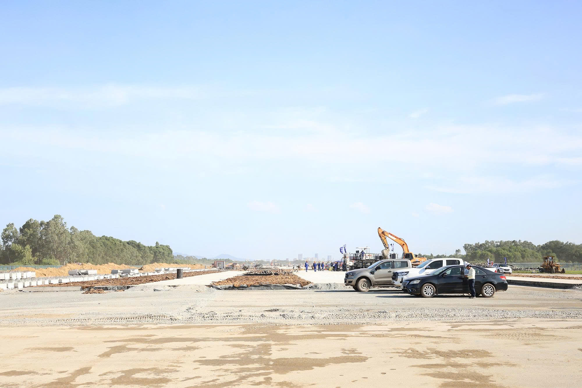 Thi công dự án sửa chữa đường cất hạ cánh, đường lăn tại Cảng hàng không quốc tế Vinh