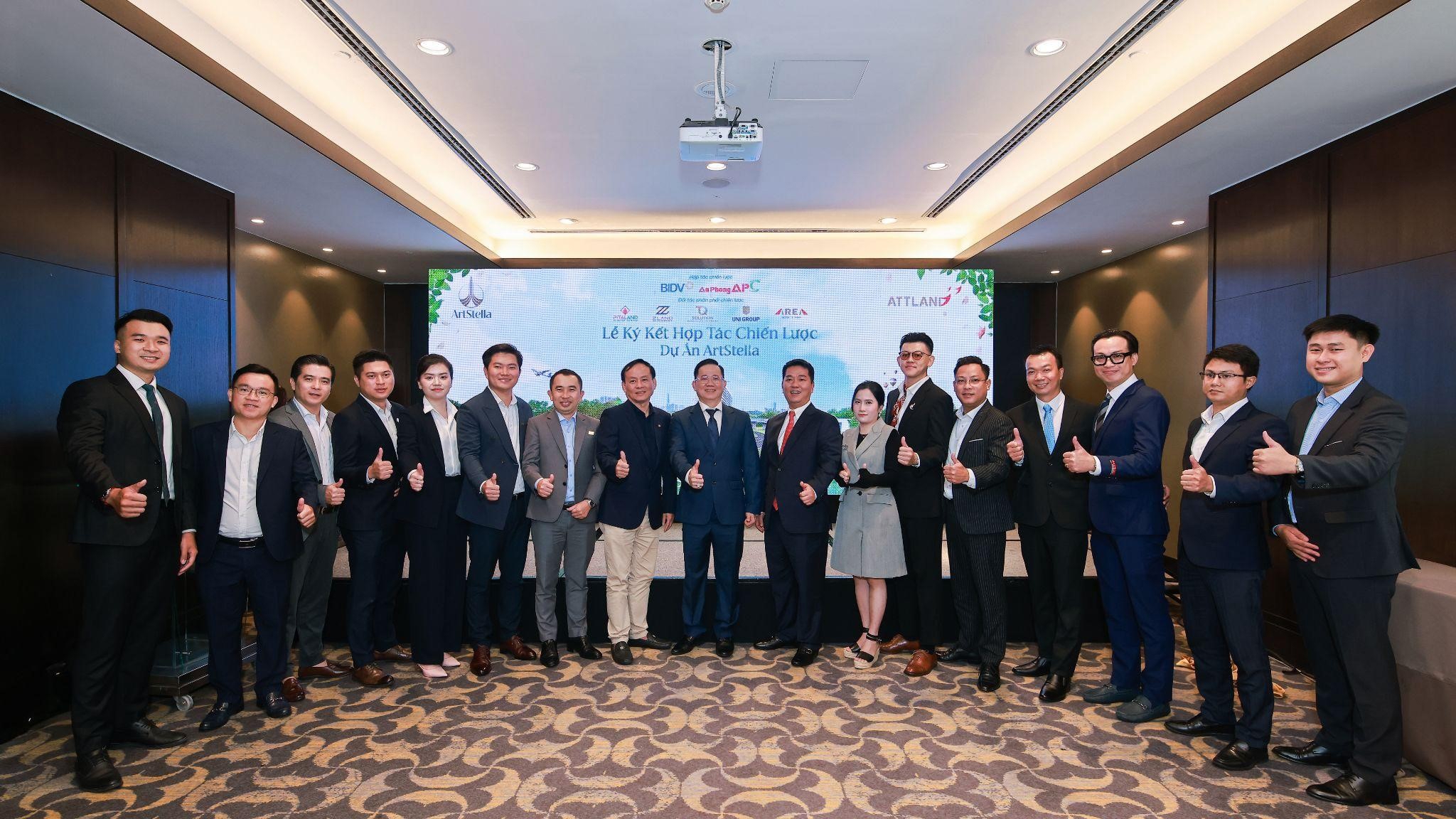 C&uacute; bắt tay chiến lược giữa ATTLand - Tập đo&agrave;n An Phong - BIDV v&agrave; 5 đại l&yacute; ph&acirc;n phối.