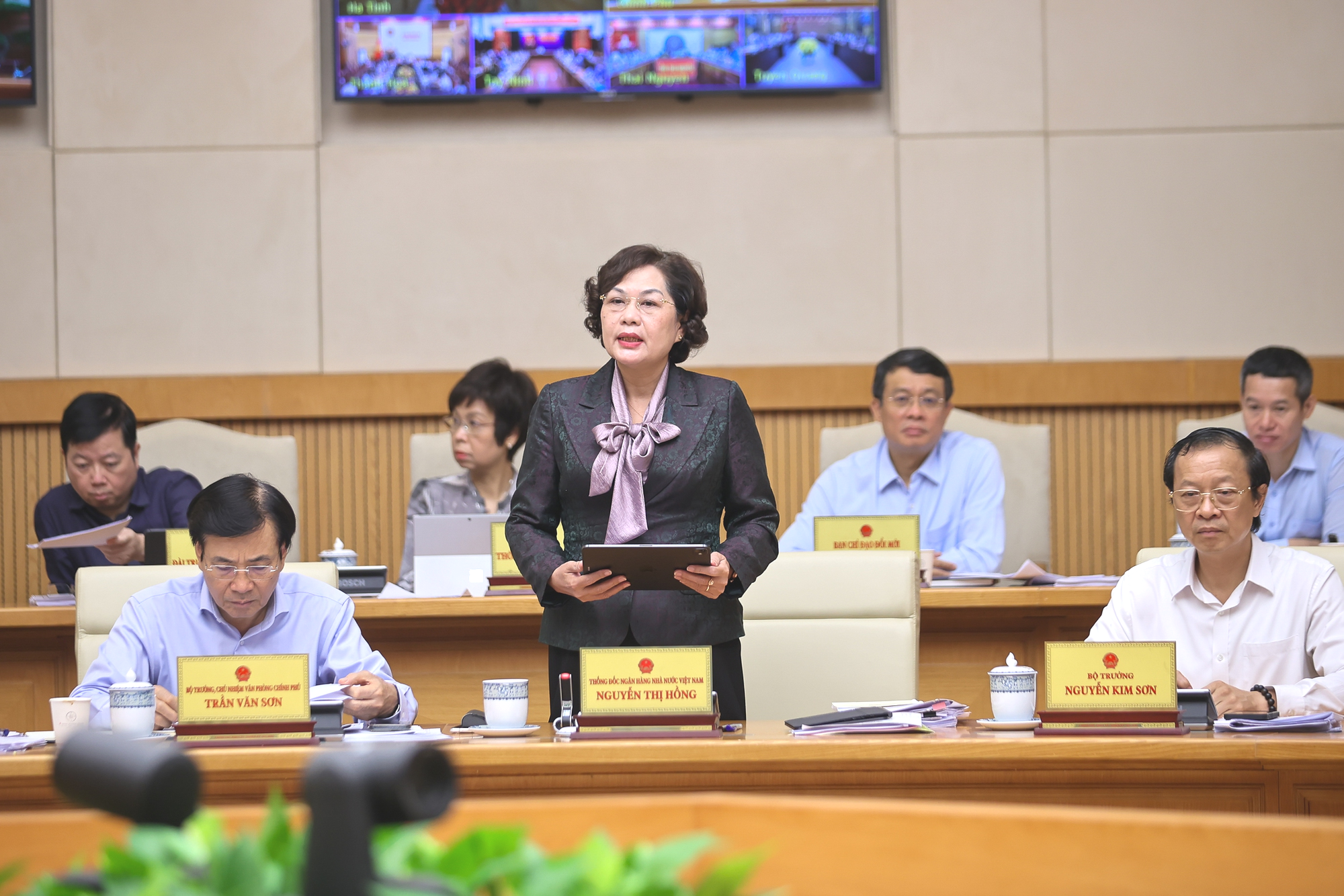 Thống đốc Nguyễn Thị Hồng ph&aacute;t biểu tại Phi&ecirc;n họp Ch&iacute;nh phủ th&aacute;ng 7/2025.