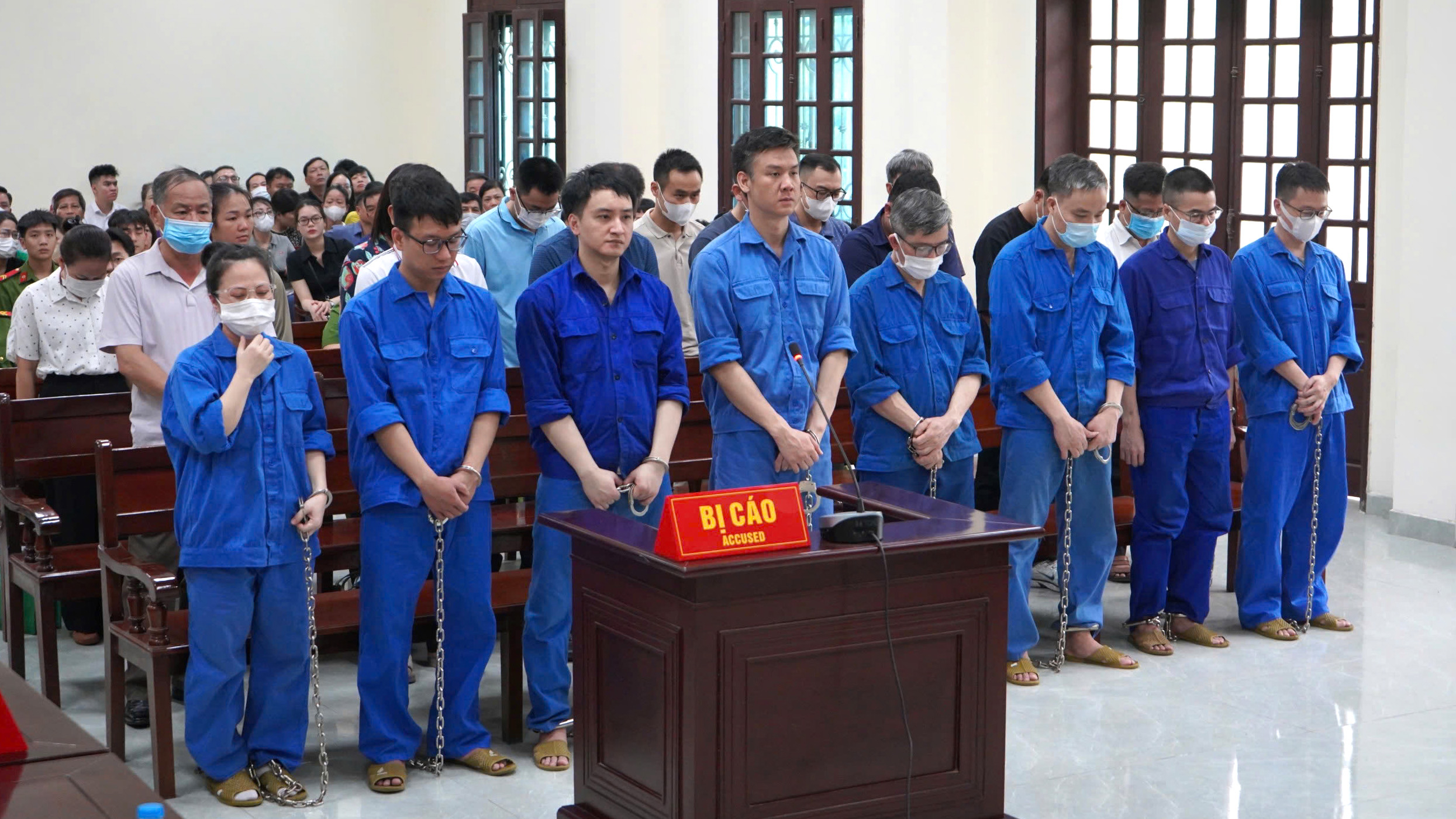 Các bị cáo nguyên là cán bộ hải quan khai nhận đã nhiều lần nhận tiền "cảm ơn" của Công ty Tài Lộc.