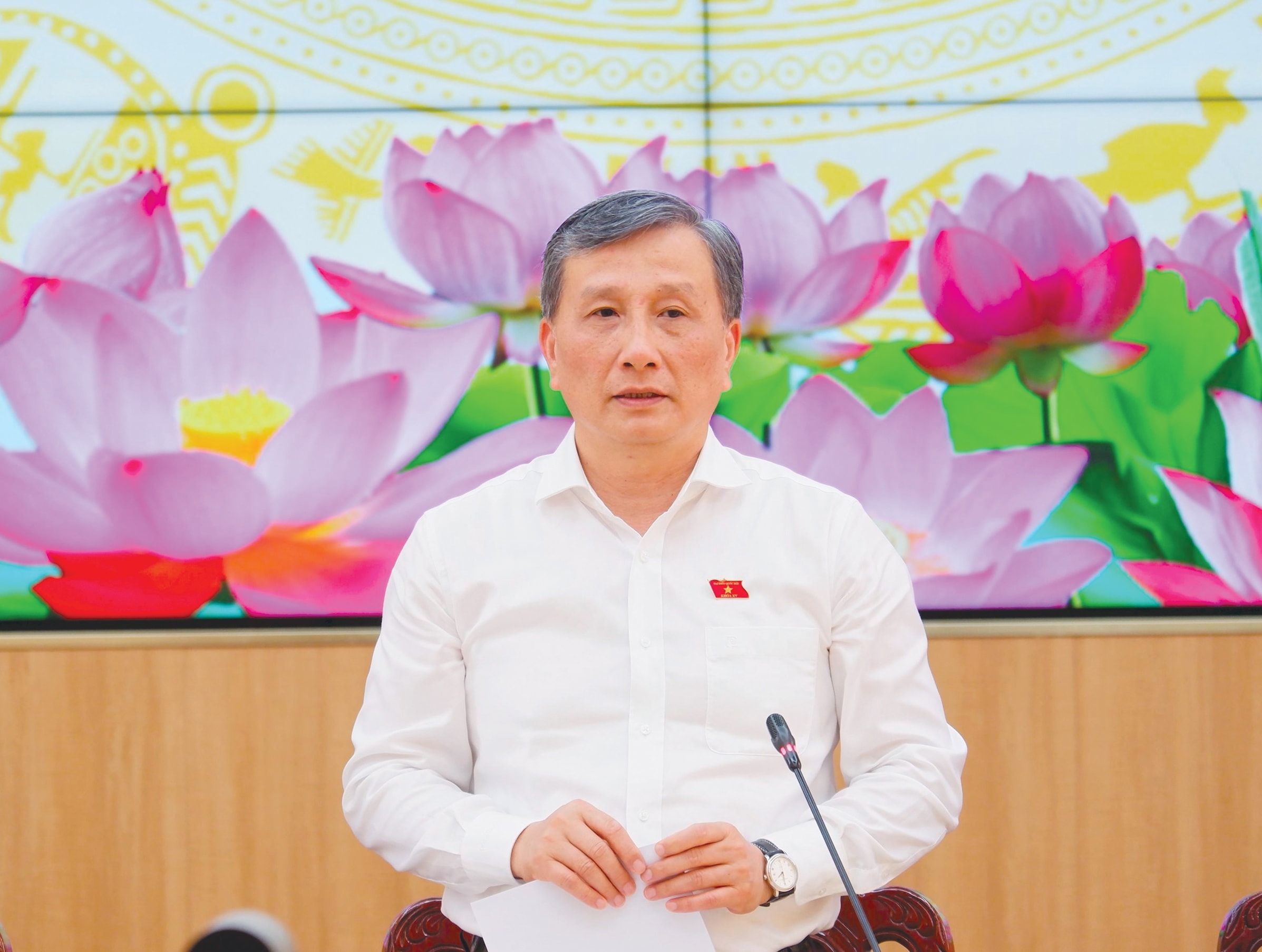 Chủ nhiệm Ủy ban Khoa học, C&ocirc;ng nghệ v&agrave; M&ocirc;i trường L&ecirc; Quang Huy- Ph&oacute; Trưởng Đo&agrave;n Thường trực Đo&agrave;n gi&aacute;m s&aacute;t ph&aacute;t biểu tại buổi l&agrave;m việc.