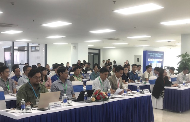 C&aacute;c đại biểu doanh nghiệp v&agrave; chuy&ecirc;n gia ng&agrave;nh c&ocirc;ng nghiệp b&aacute;n dẫn tham dự Hội thảo. Ảnh Ng&ocirc; Anh Văn