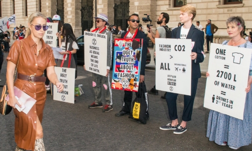 Câu chuyện đạo đức trong kinh doanh thời trang nhìn từ 
